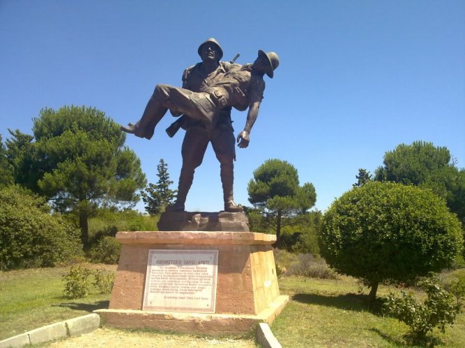 Canakkale-Turkusu-in-memory-of-the-fallen-soldiers-of-Turkey-in-World-War-I---Canada