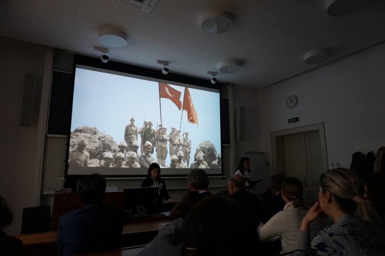 Canakkale-Turkusu-in-memory-of-the-fallen-soldiers--people-of-Turkey-in-World-War-I